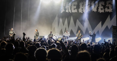 The Hives tem o melhor show de rock do mundo? Confira nossa resenha e descubra!